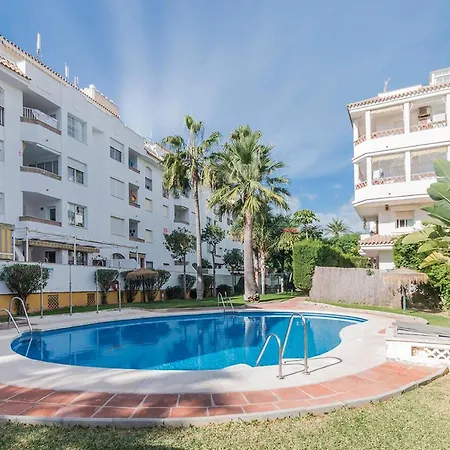 Lovely 2 Bedroom W/ Large Garden + Pools Apartment Benalmadena